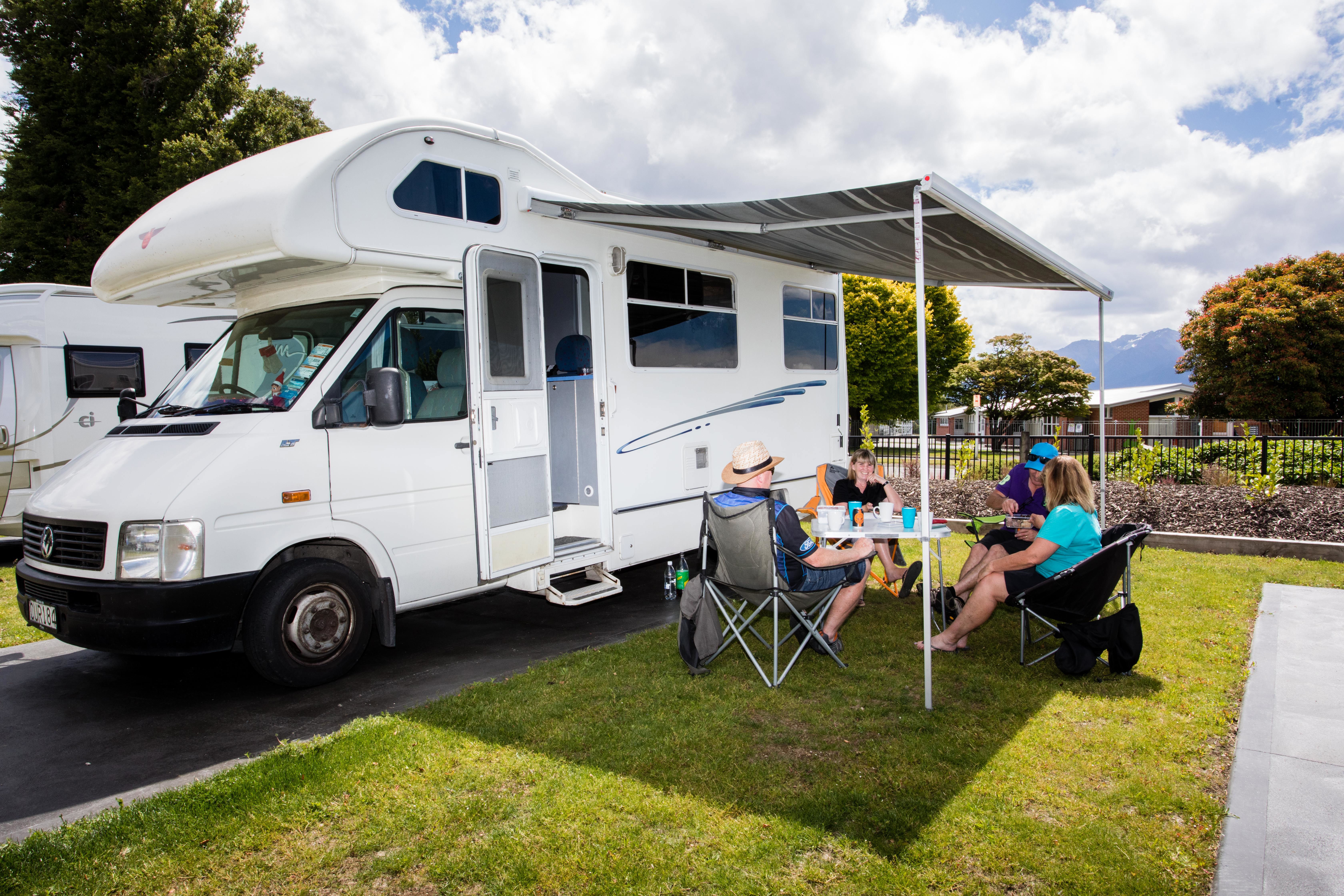 Parking caravans, campervans, and motorhomes in Te Anau