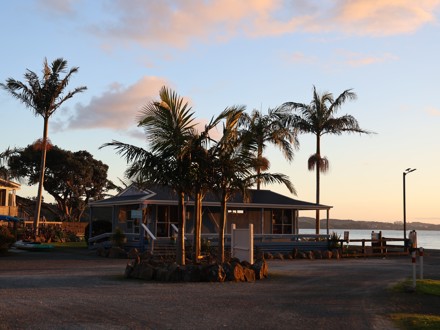 Sunset at Hihi Beach TOP 10 Holiday Park