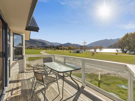 Hampshire Holiday Parks - Glendhu Bay Superior Lake View 3 Bedroom House