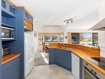 Hampshire Holiday Parks - Glendhu Bay Superior Lake View 3 Bedroom House