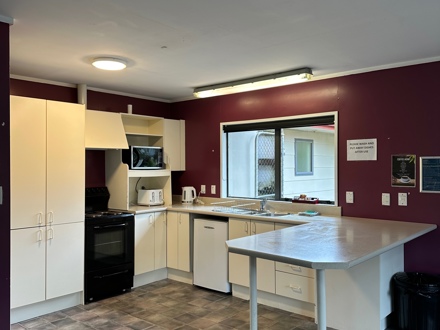 Franz Josef TOP 10 Lodge Kitchen Area