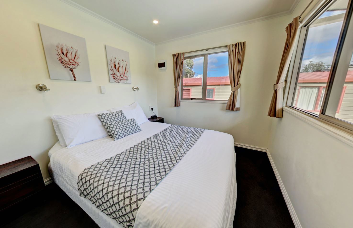 cabins and motels in Auckland