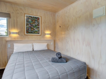 Wanaka TOP 10 standard cabin bedroom