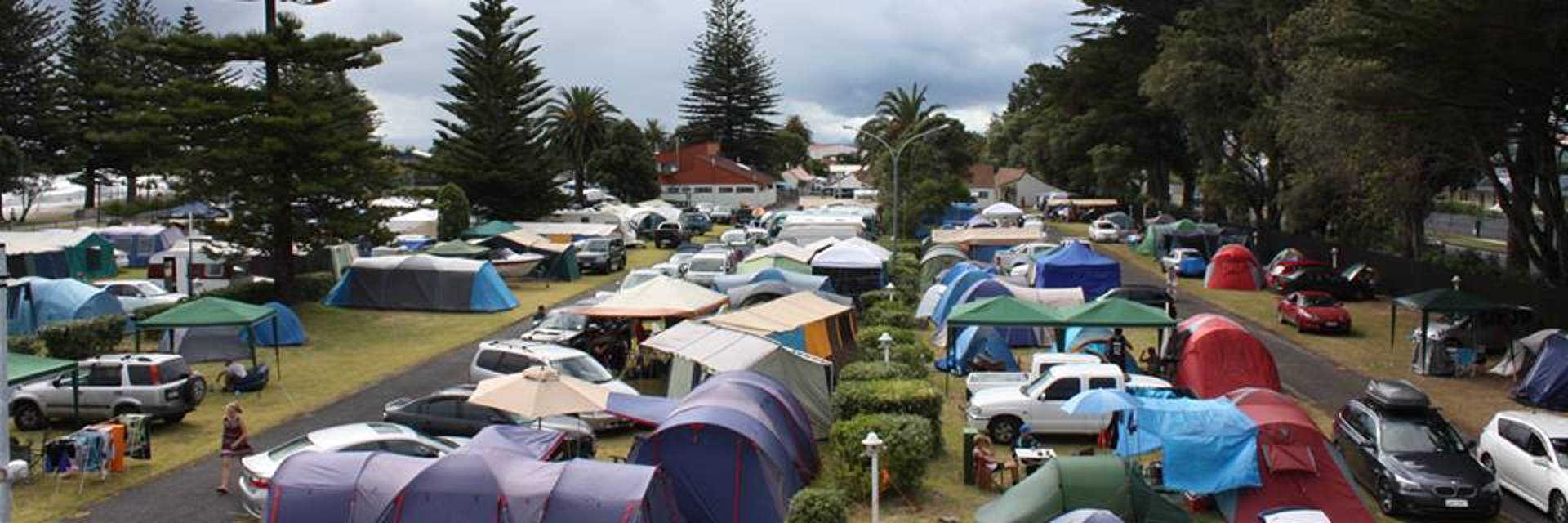 Waikanae Beach TOP 10 Holiday Park powered site tents