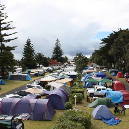 Waikanae Beach TOP 10 Holiday Park powered site tents