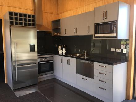 kitchen in apartment at Queenstown TOP 10