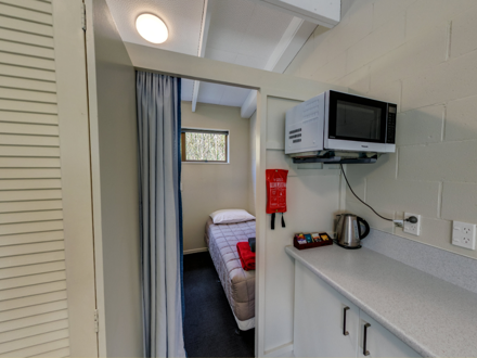 Single bedroom in Tourist Flat at Spencer Beach TOP 10