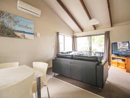 Hastings TOP 10 Holiday Park Motel 2 Bedroom Lounge Area