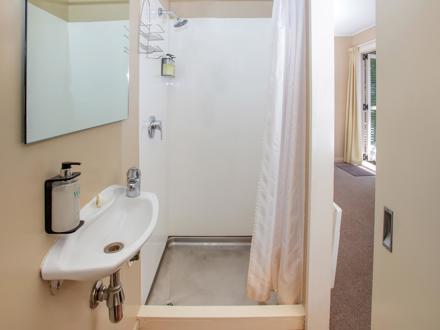 bathroom in Rata Lodge at Queenstown TOP 10