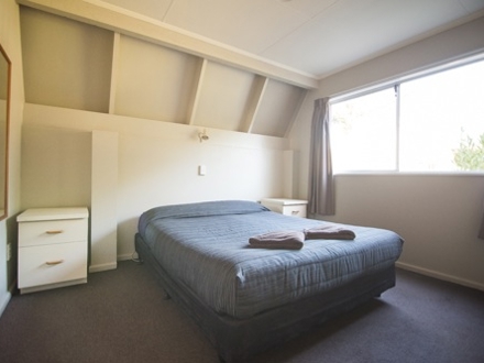 Hastings TOP 10 Holiday Park Park Apartment - 2 Bedroom Bedroom