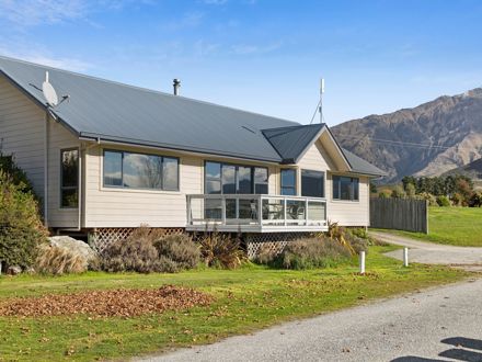 Hampshire Holiday Parks - Glendhu Bay Superior Lake View 3 Bedroom House