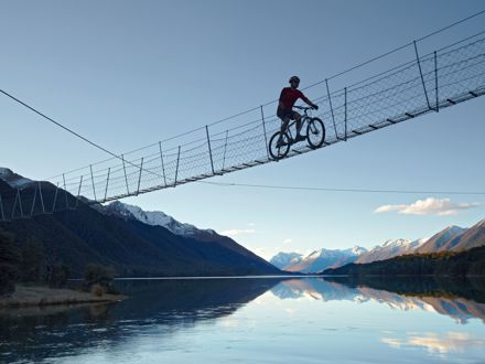cycle on bridge
