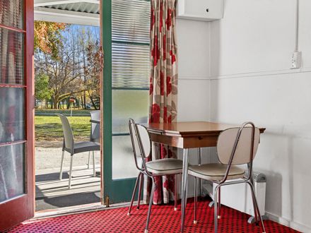 Hampshire Holiday Parks - Glendhu Bay Economy Cabin