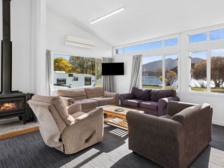 Hampshire Holiday Parks - Glendhu Bay Lodge Room 3