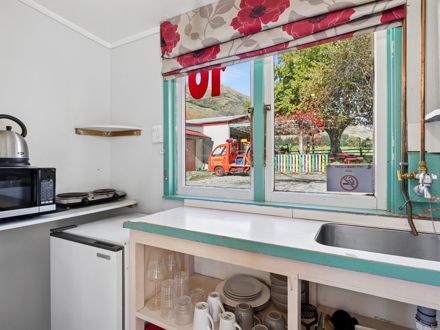 Hampshire Holiday Parks - Glendhu Bay Economy Cabin