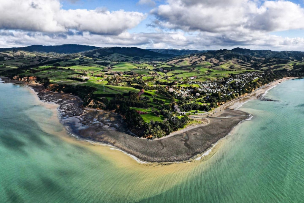 Ōrere Point Beach