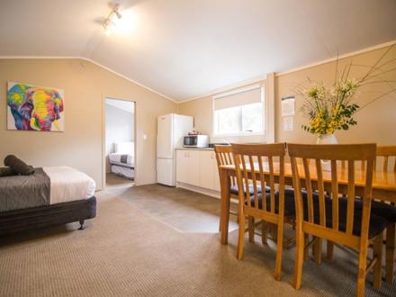Hastings TOP 10 Holiday Park Park Apartment - 1 Bedroom Dining Area