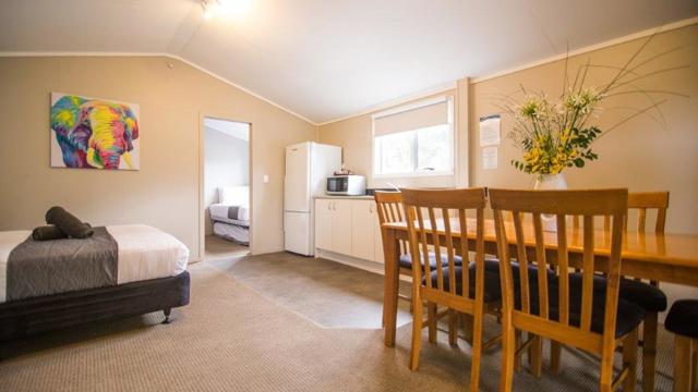 Hastings TOP 10 Holiday Park Park Apartment - 1 Bedroom Dining Area