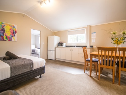 Hastings TOP 10 Holiday Park Park Apartment - 1 Bedroom Studio Kitchen Dining Area