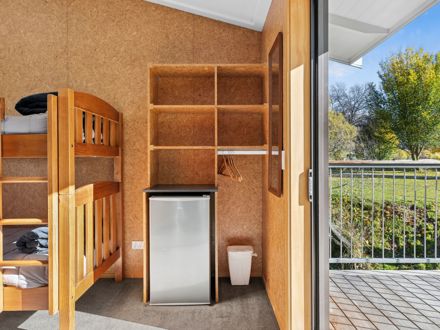 Hampshire Holiday Parks - Glendhu Bay Standard Cabin