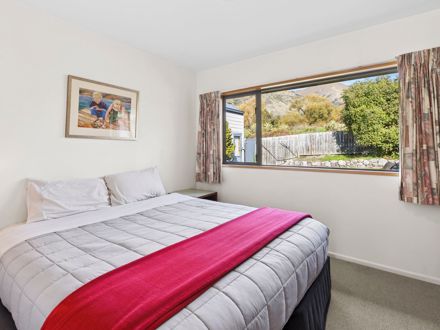Hampshire Holiday Parks - Glendhu Bay Superior Lake View 3 Bedroom House