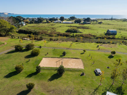 Ahipara TOP 10 Holiday Park Volleyball Court