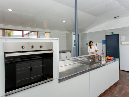 communal kitchen at Carters Beach TOP 10