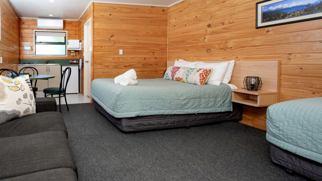 beds in studio motel